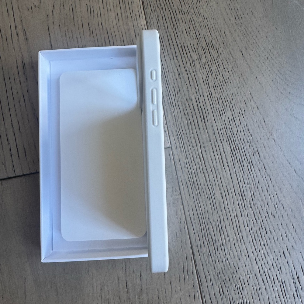 Rimowa iPhone case Aluminum iPhone 17 pro - Picture 8 of 9
